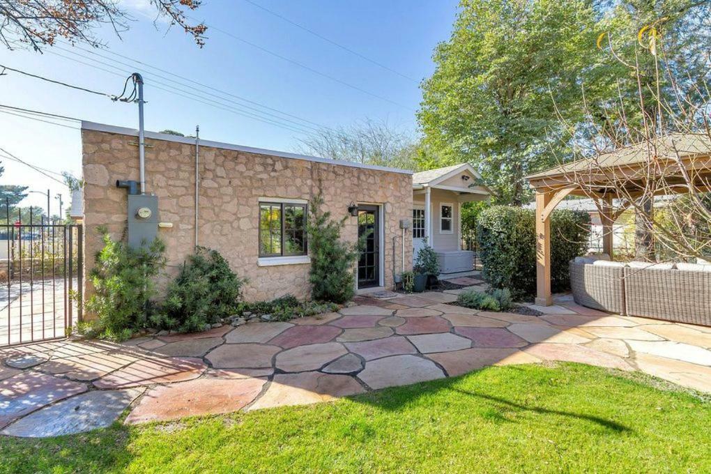 Best Little Guesthouse In Melrose! New Listing! Phoenix Luaran gambar